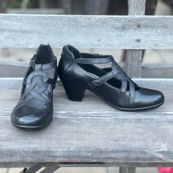 Earth Women's WIDE Black Virtue Leather Mary Jane Pump Size 8D - Picture 3 of 10